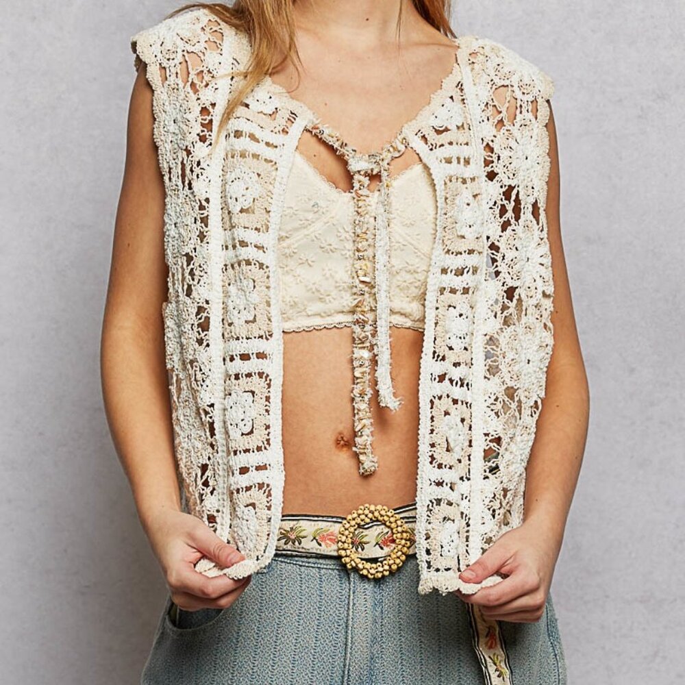 NWT POL Tie Front Floral Pattern Crochet Vest with Scalloped Edge